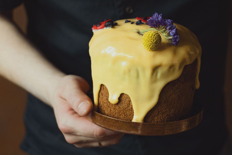 Классические, необычные и роскошные: Где покупать готовые куличи к Пасхе