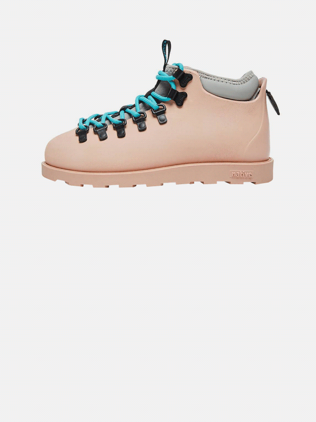 Garage Sale в Kixbox и кроссовки за полцены в Sneakerhead
