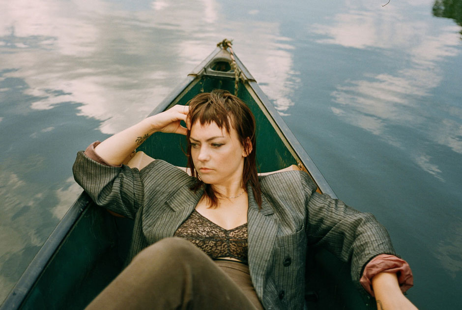 Lorde и Энджел Олсен, «Девять совсем незнакомых людей» и книга о женской депрессии