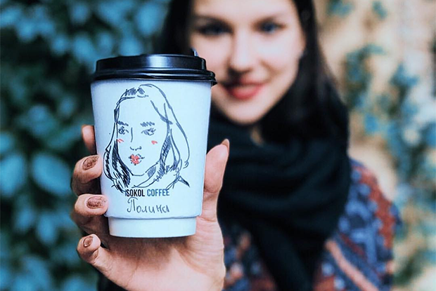 Портреты на стаканах в новой кофейне Sokol coffee рядом с УрФУ