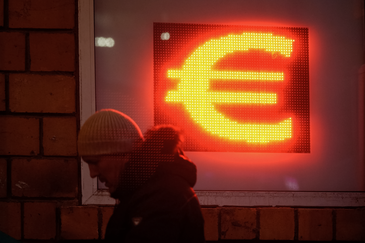 К началу апреля рубль резко вырос — и уже дошел до «доспецоперационного» уровня