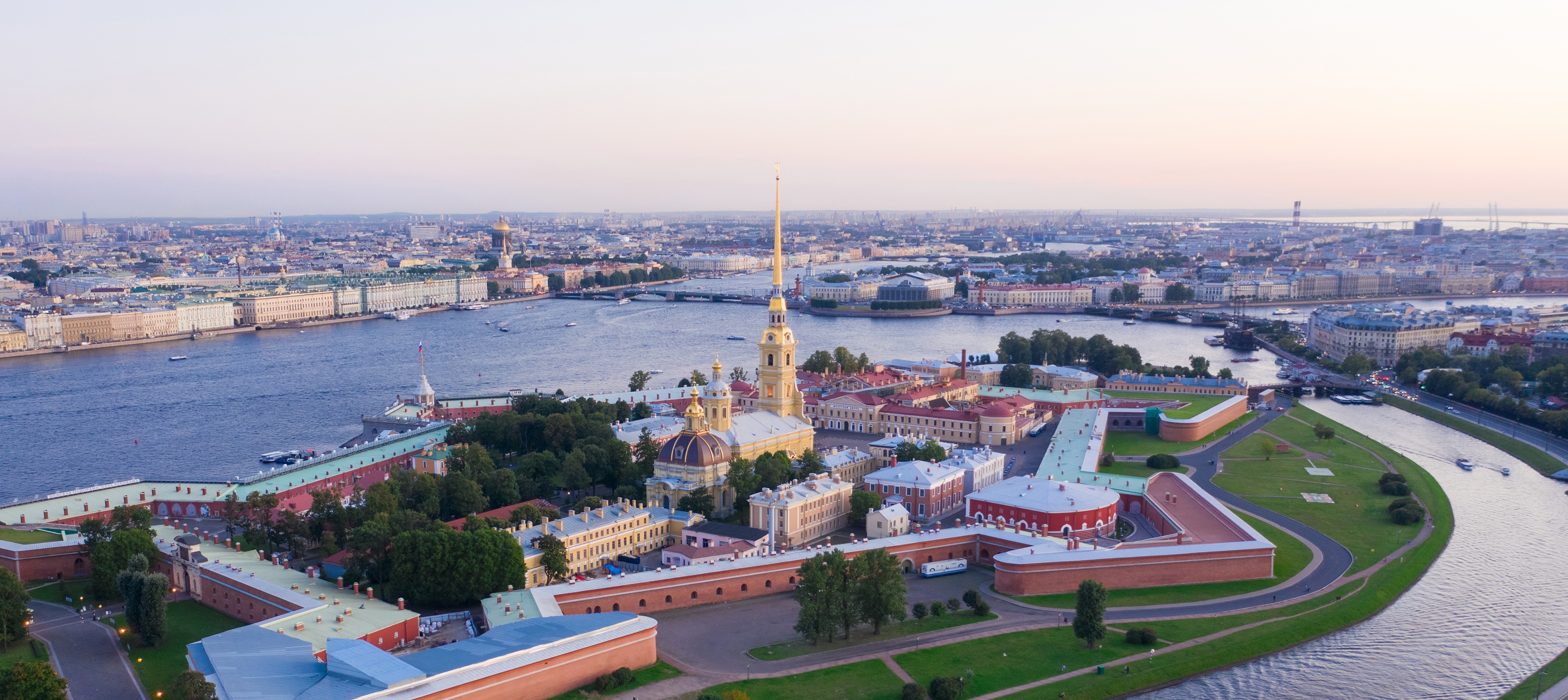 От неоготики до модерна: Путешествие по островам Петроградской стороны