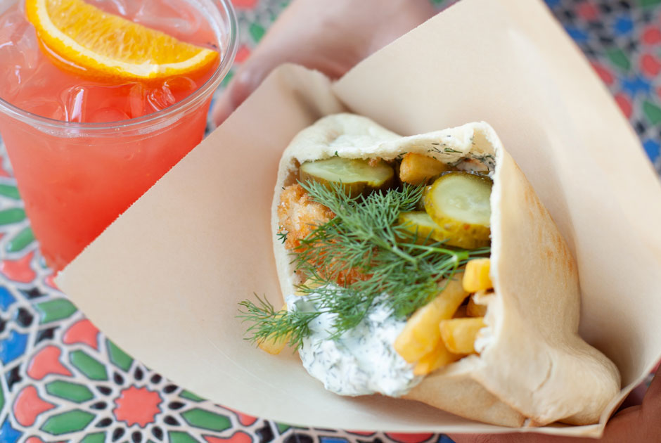 Тель-авивский стритфуд Yasha, японское барбекю на веранде Ra’men, бургер-боулы Burger Heroes и чикен-пикник с Food Rec.