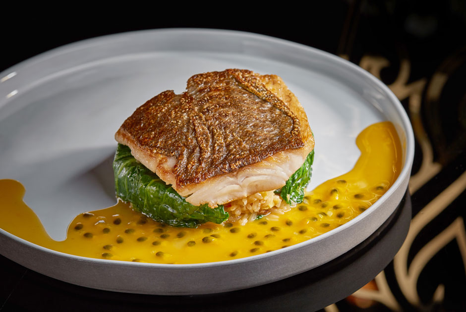 Тайский ресторан Black Thai в гостинице «Украина», азиатская кухня в Lucky Duck и вечеринка в Meow Bar