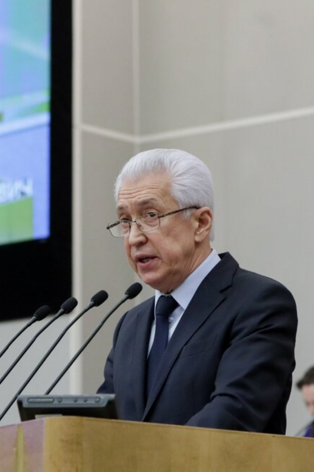 Депутатам из «Единой России» запретили покидать страну без разрешения