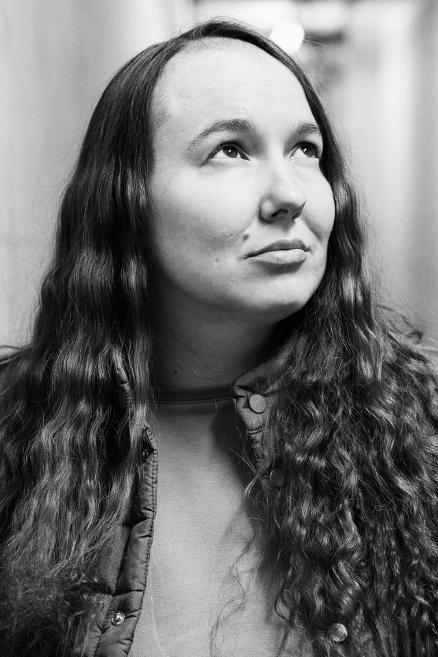 Bookmate Originals и писательница Евгения Некрасова запустили книжный сериал «Кожа». Саундтрек создала группа «АИГЕЛ»