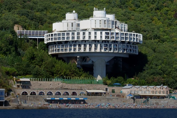 На воды: 8 монументальных российских санаториев