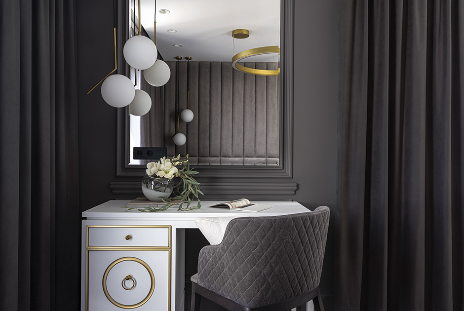 Современная классика и монохром в трехкомнатной квартире возле УрГУПСа