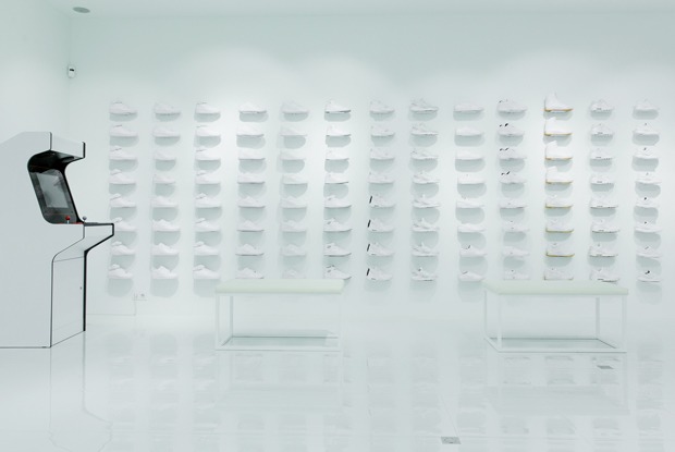 Sneaker White на Покровке