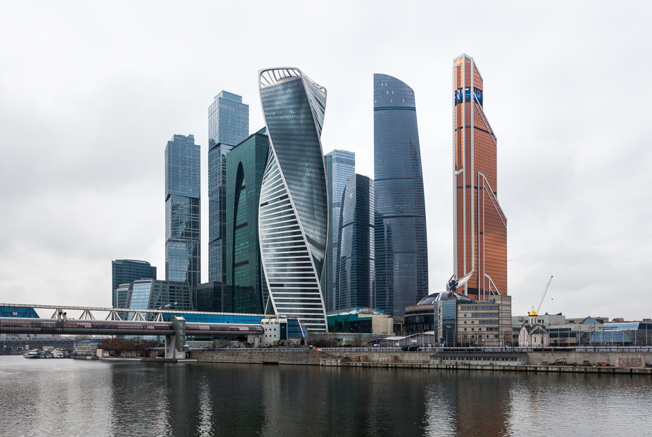 Опенспейс министров: Как изменилась работа чиновников после переезда в «Сити»