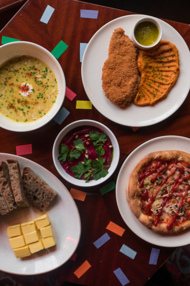 Пюрешка, викторина и дискотека — Esthetic Joys превратит бар «Стрелка» в летний лагерь для взрослых