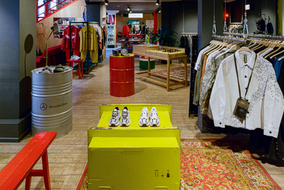 Стритвир и дворовые вечеринки: Магазин Nuw.Store на «Флаконе»