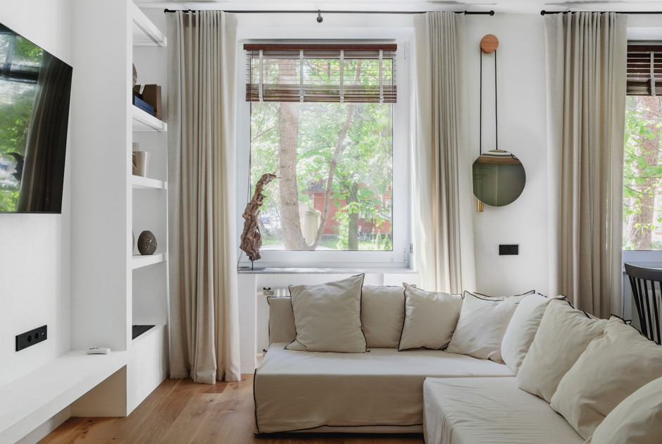 Светлая двухкомнатная квартира в стиле кинфолк у Новодевичьего монастыря