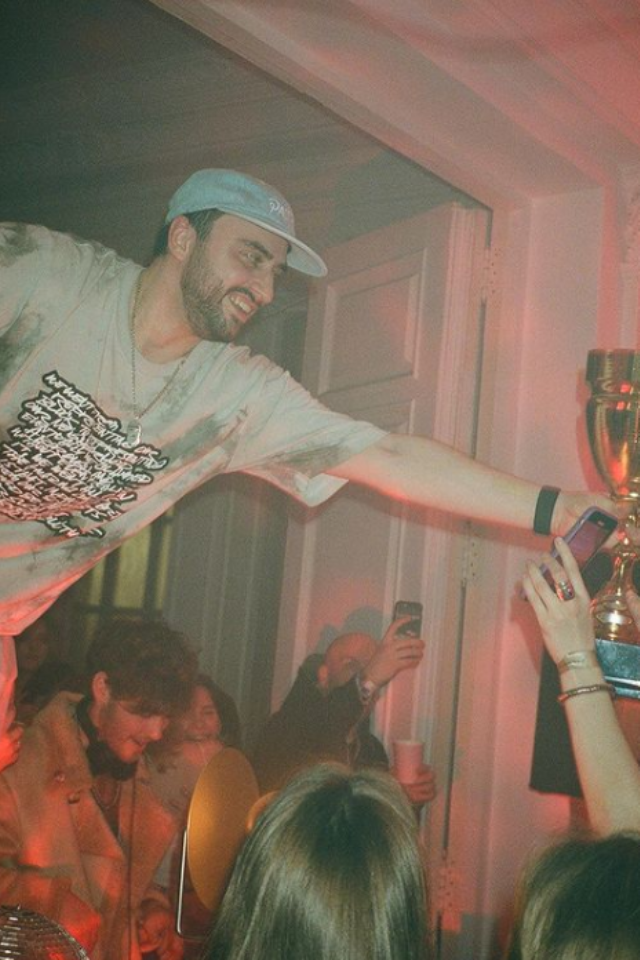 После дождя — снова «Радуга». Диско-клуб вернется с вечеринкой в яхт-клубе