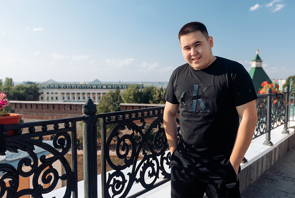 Лауреат «Грэмми» Imanbek — о поиске музыки в детстве, любимой «Приоре» и уютном родном городе