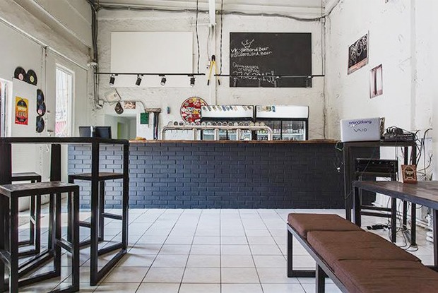 Киоск Hamam burger, пивной бар Cans & Beer, ресторан «Семирамис» и кафе «Счастье не за горами»