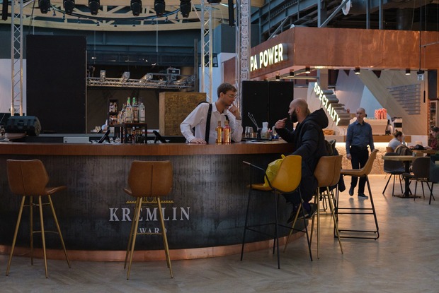 Как устроен Eat Market в ТРЦ «Галерея» — большой фуд-холл в центре Петербурга
