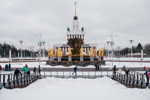 Где в Москве кататься на коньках, лыжах и санях