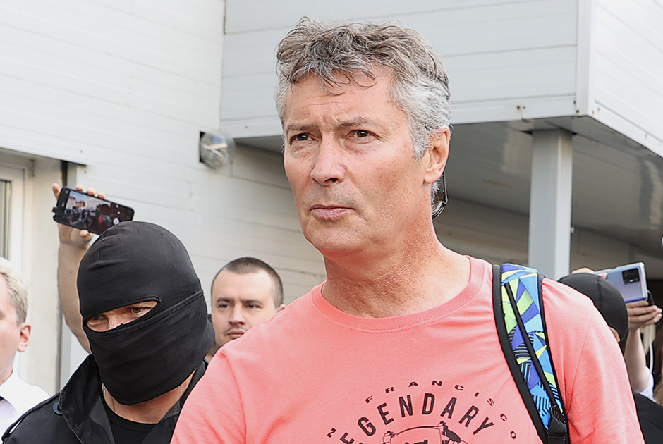 Реакция жителей Екатеринбурга и медийных личностей на задержание экс-мэра Евгения Ройзмана