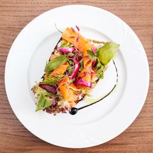 Nude. Coffee & Wine Bar, обновлённый «Дом 12», кафе-вагон Foody