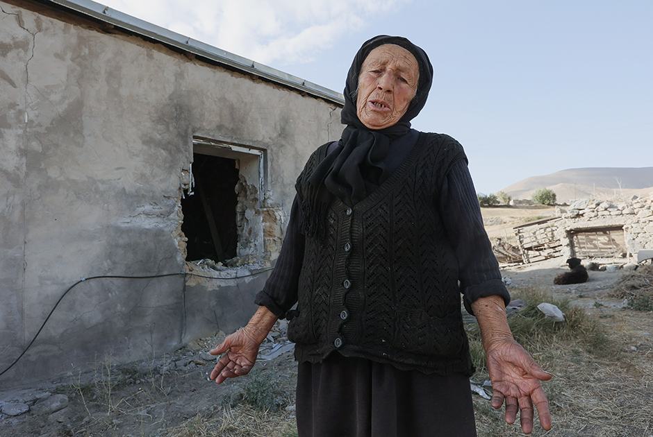 Сотк — три часа от Еревана. Здесь только что падали снаряды