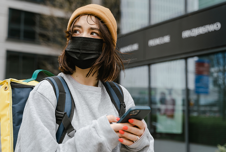 «Я хожу в торговые центры за людей без QR-кода»