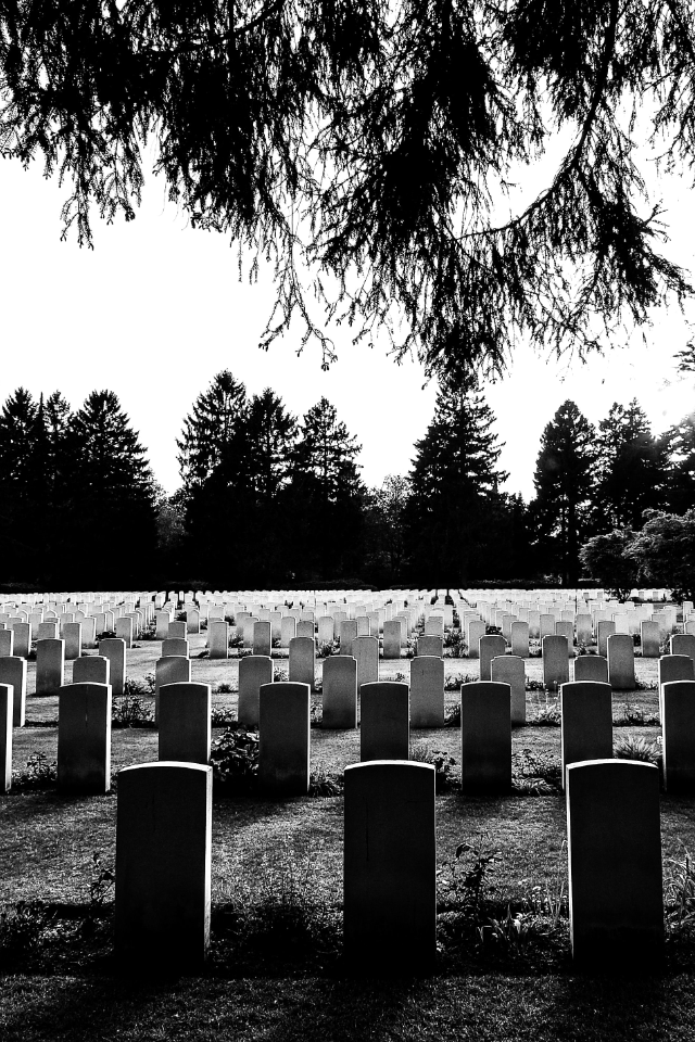 Увеличить расходы на похороны российских военных