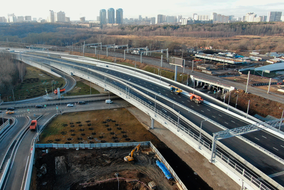 Ради платного дублера Кутузовского проспекта в Москве вырубят тысячи деревьев