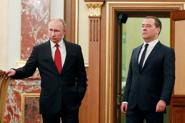 Пользователи соцсетей — о неожиданной отставке правительства России
