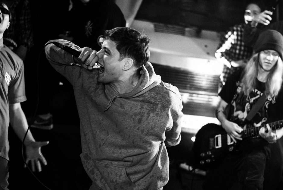 «Людоед»: Мрачный хардкор-панк из Кирова