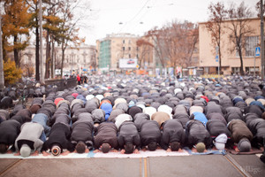 Фоторепортаж: Празднование Курбан-Байрама в Петербурге