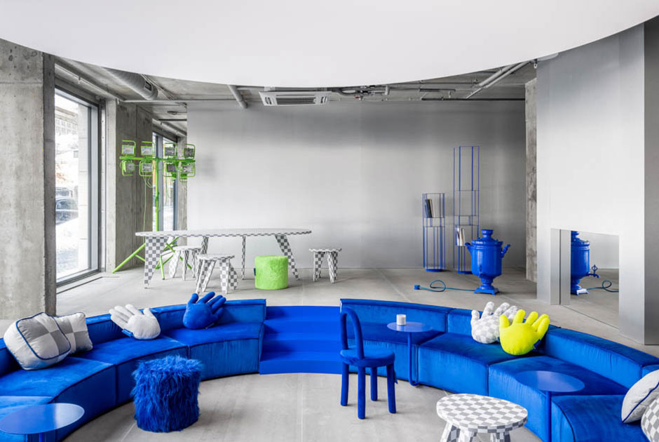 Ультимативный синий: Кафе, магазин и студия Crosby Studios