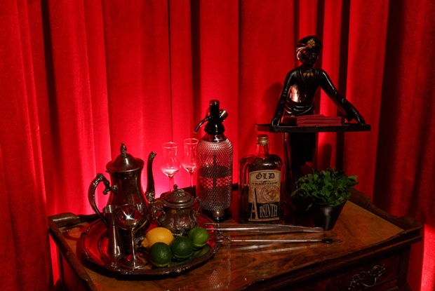 Ар-нуво в особняке: Ibsen Bar 