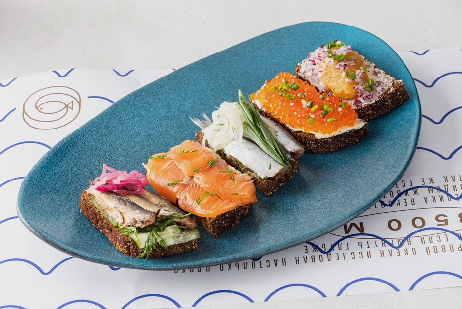 «Океан» на Большой Дмитровке по мотивам советских кафе, цветочная пицца в Maestrello и с малиной — в Pizza22сm