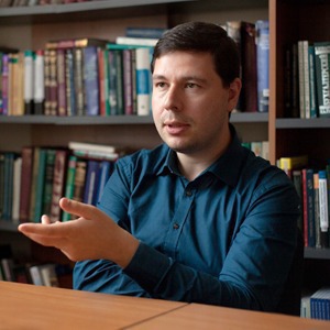 Сотрудники «Грамоты.ру» — о том, склоняется ли слово «ИКЕА» и когда кофе стал среднего рода