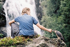 События недели: Каток в парке Горького, два кинофестиваля и голландский дизайн в «Манеже»