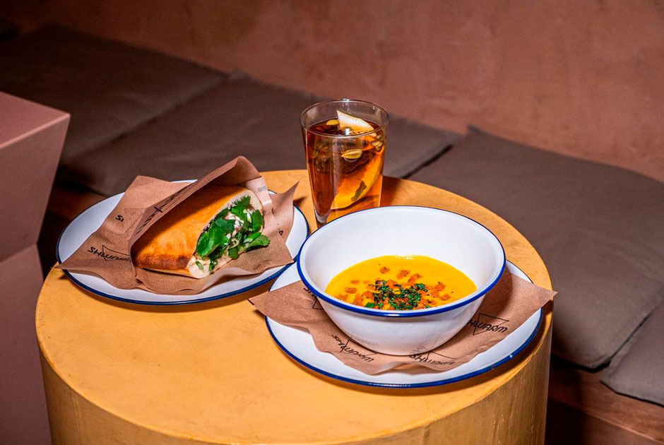 Вегетарианцы и веганы советуют свои любимые места в Москве