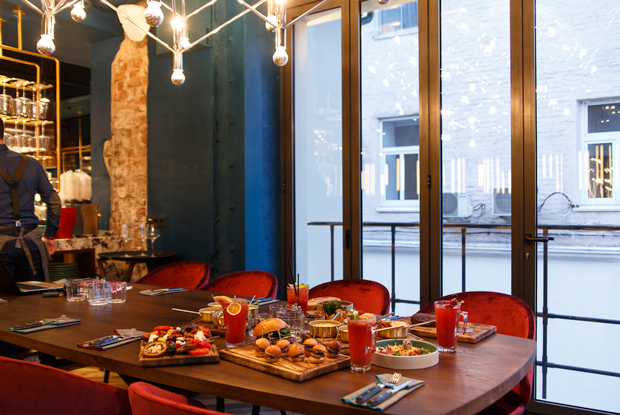 800 Contemporary Steak в Большом Патриаршем