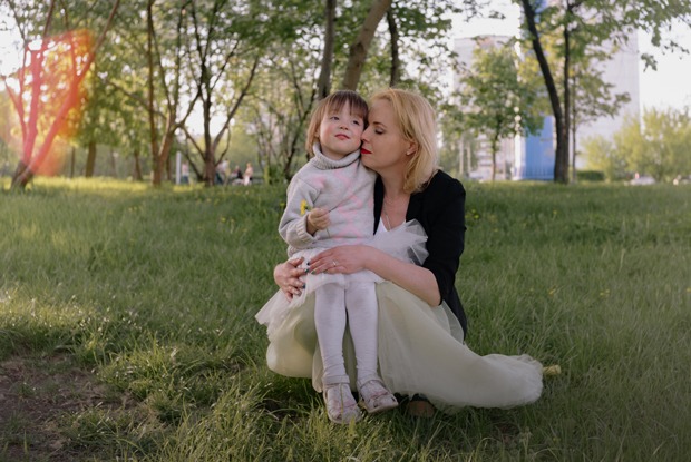 Светлана Цуканова — о жизни с ВИЧ и воспитании дочек