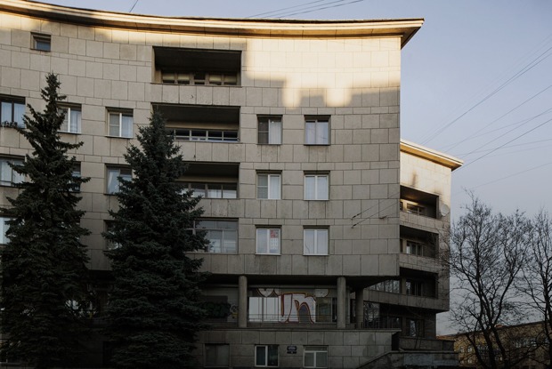 Я живу в доме Ленсовета на Карповке (Петербург)