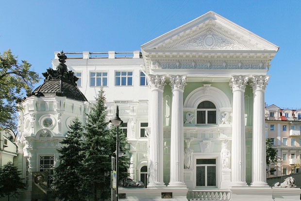 Как выглядит реставрация, которой гордится московская мэрия