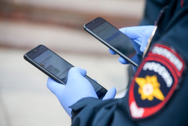«Я полицейский, который проверял всех у входа в метро»