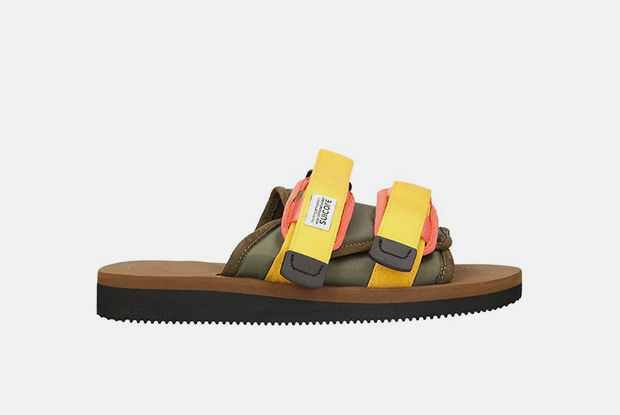 Вместо кроссовок: 16 пар открытой обуви на лето