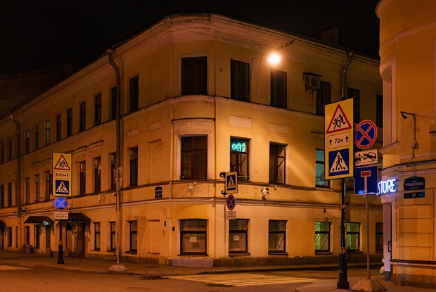«Немного сюрреалистично»: Как жители Рубинштейна отнеслись к тому, что улица опустела