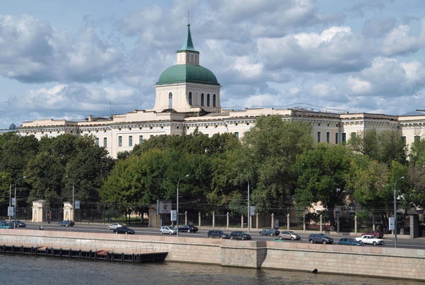 Зачем в крупнейшем дореволюционном здании Москвы делают отель