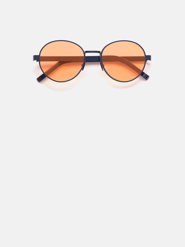Распродажа в Mango, McQueen в BNWT, новые Yeezy Boost и дистопия в коллекции Liam Hodges