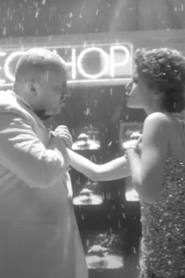 Монеточка и Сергей Бурунов поют «Белые розы» «Ласкового мая»