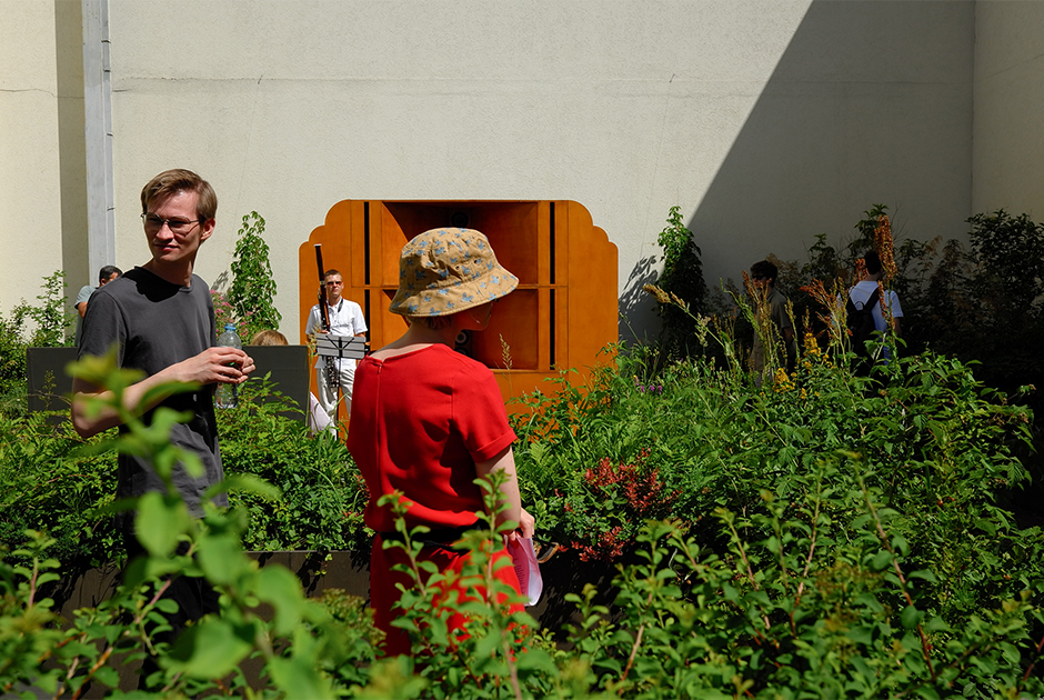 Как прошел перформанс «Без названия» в «Сад им.»
