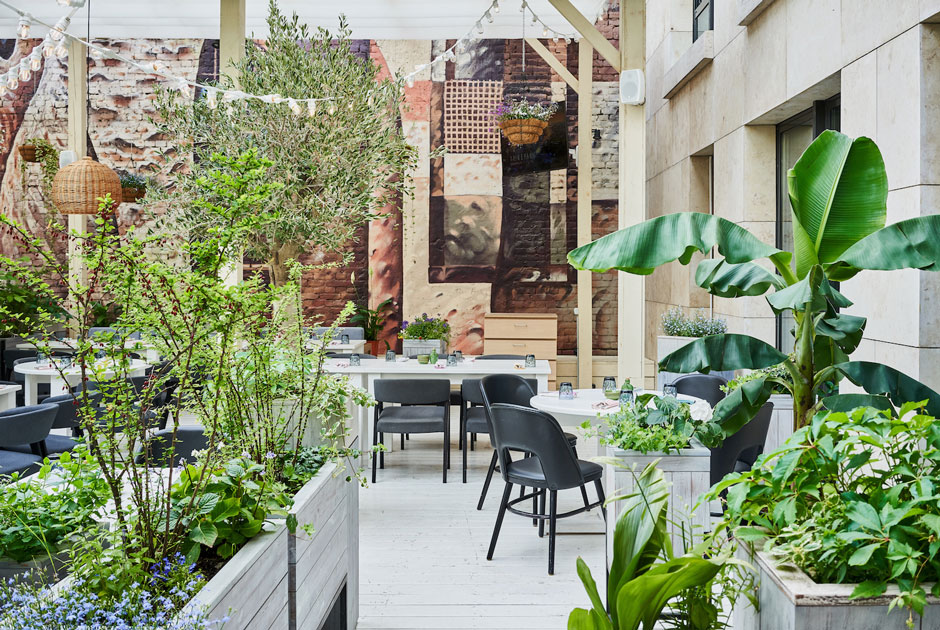 Все на улицу: 25+ лучших террас Петербурга
