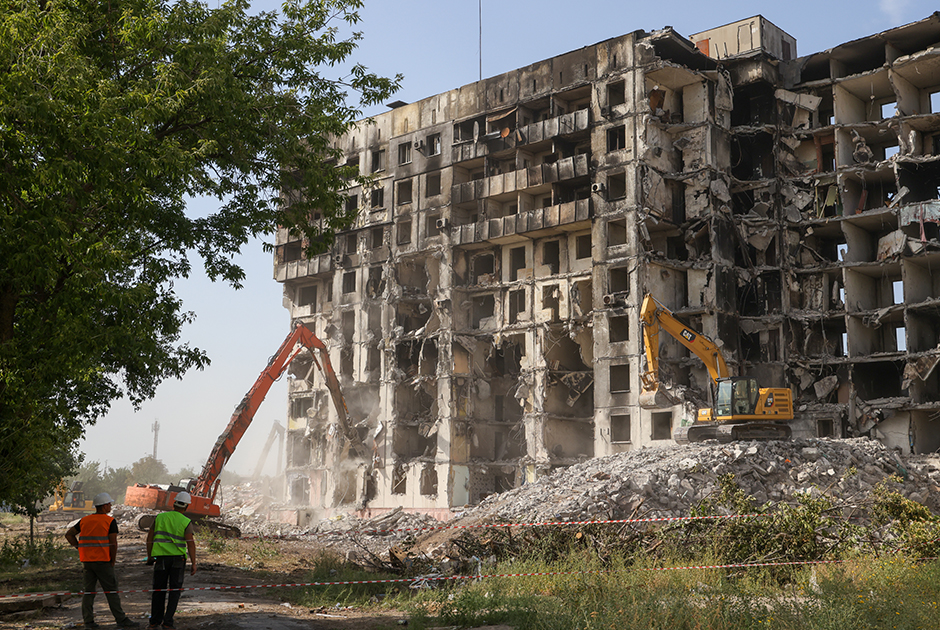 Возвращение в мертвый город: Жители Мариуполя массово едут домой. Почему? 